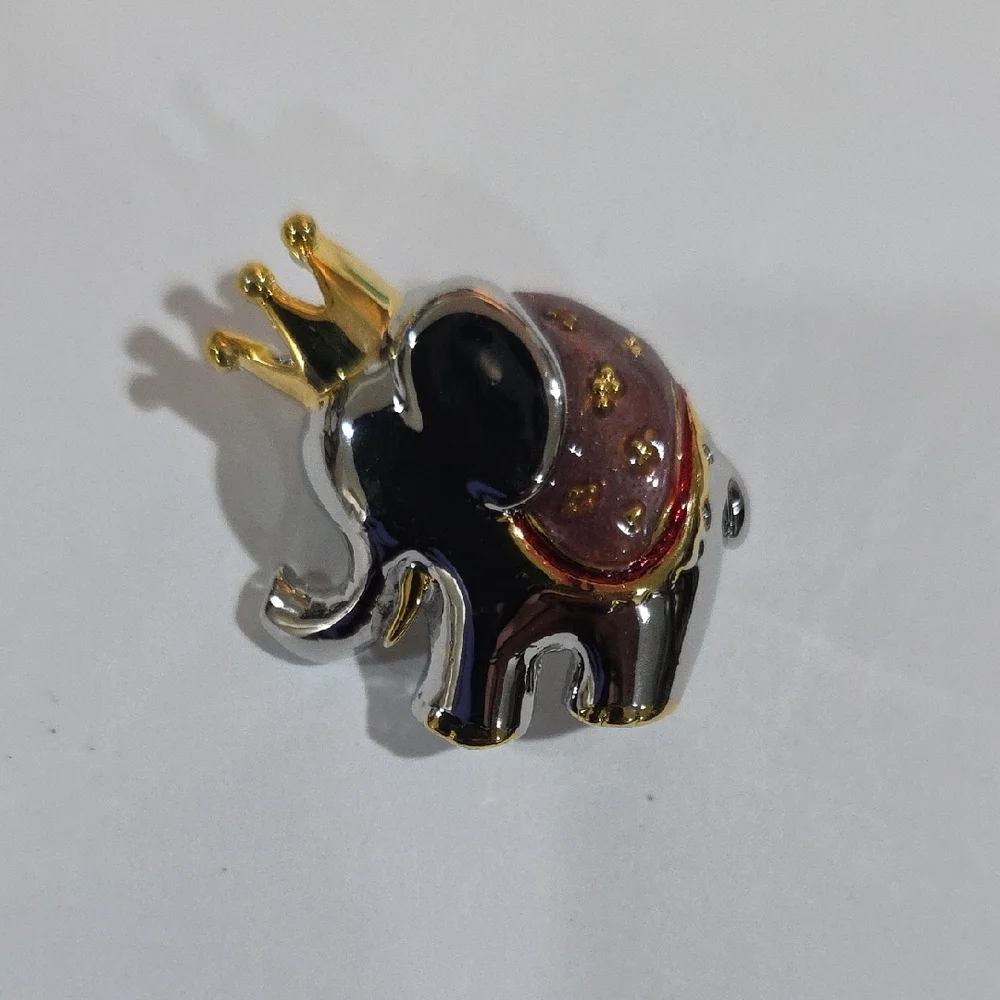 Gold Elephant Brooch with Crown – Regal Animal Pin Jewelry, Gift for Collectors